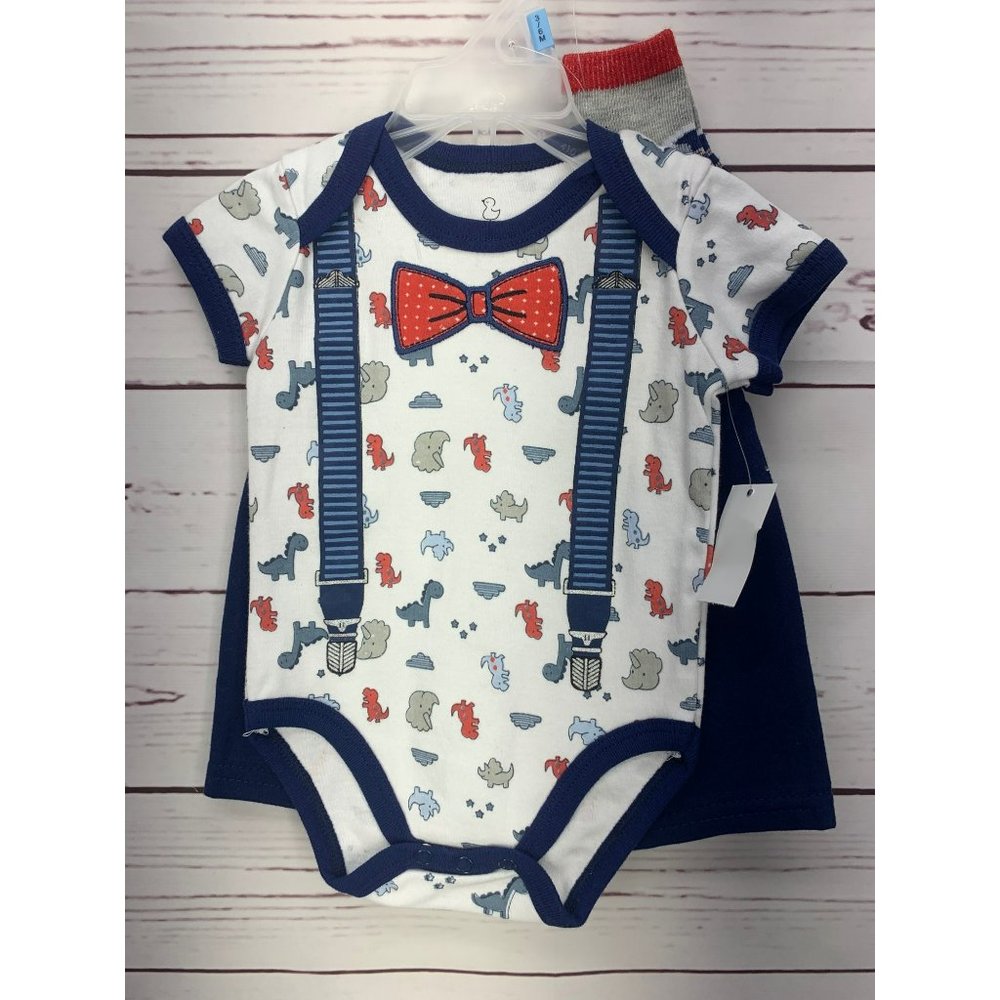 Duck Duck Goose Size 6-9 months Boys 3 Piece Shorts Set With‎ Socks